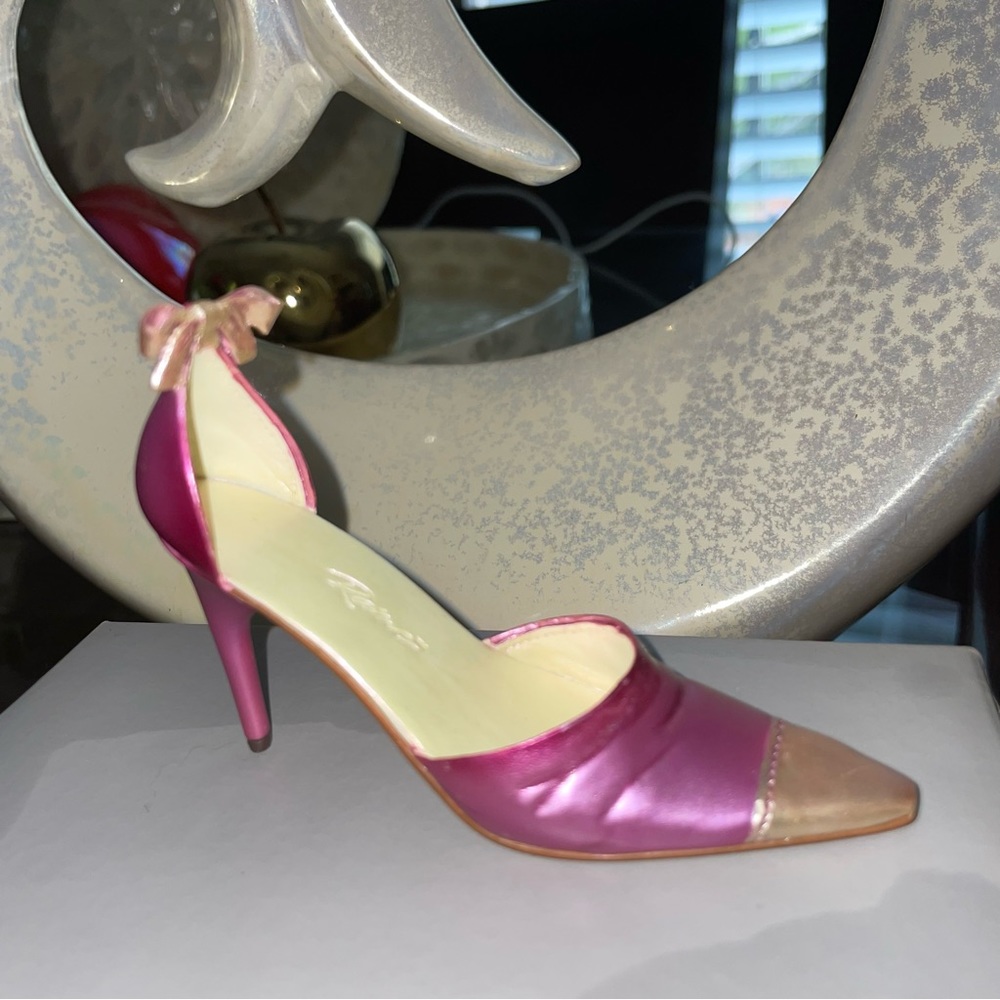 Just The Right Shoe NWB! Birthday Bow 27303 Figurine